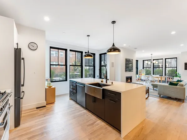26 Willis St #1, Boston, MA 02125