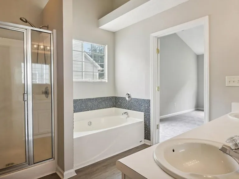 2455 Beckenham Pl — Photo 14