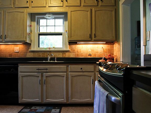 5th image of 2846 Valley Dr