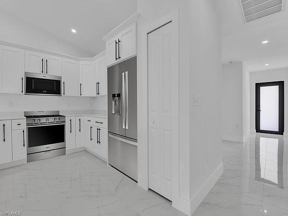 5th image of 2401-2403 Dogwood AVE N