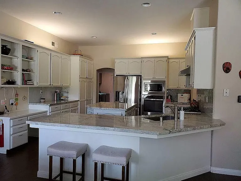 10918 Rosslyn Ln — Photo 7