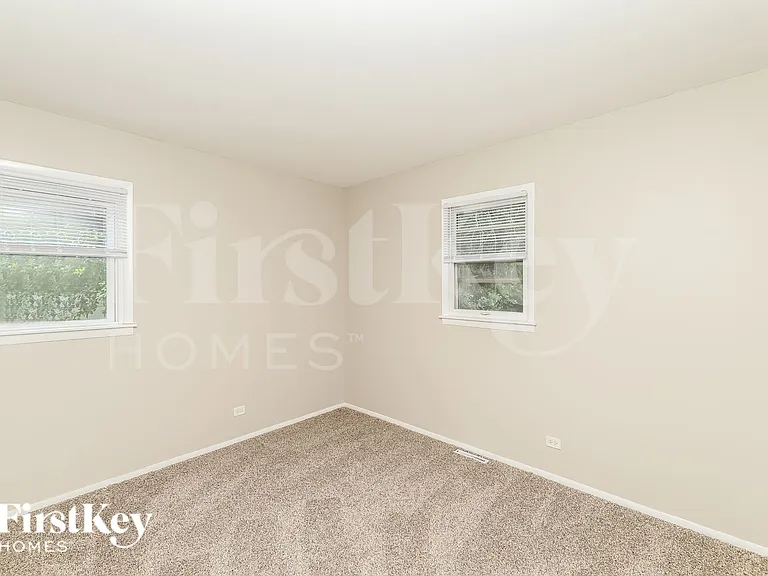 306 Marilyn Ave — Photo 6