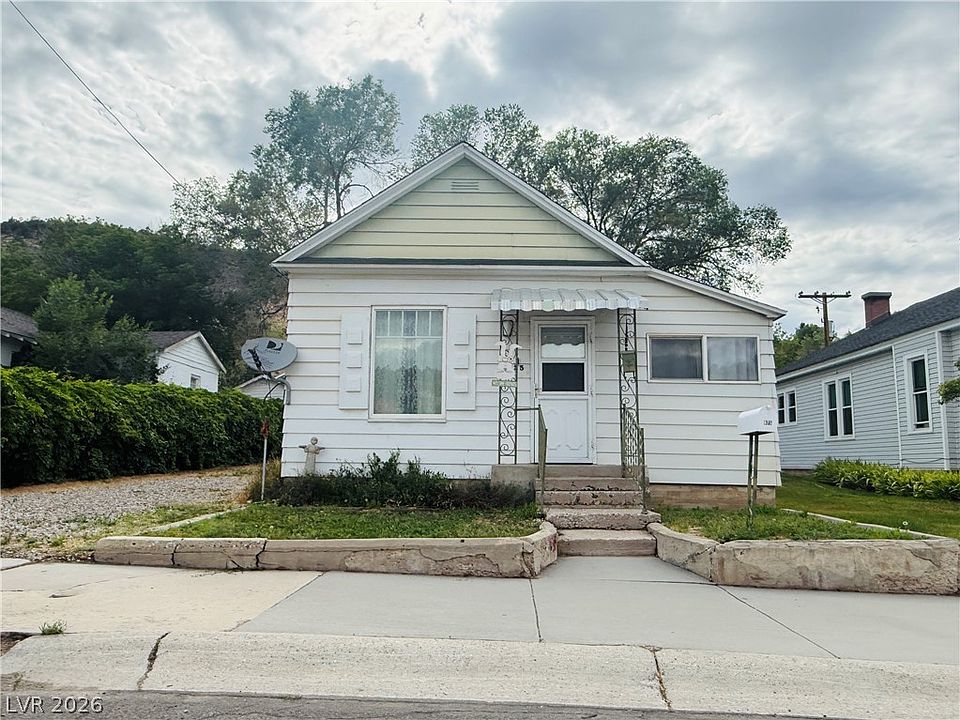 1st image of 825 Canyon St