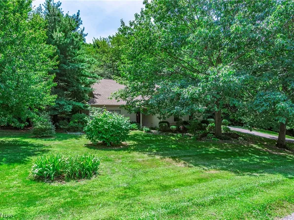 111 Cliffside Dr, Wakeman, OH 44889