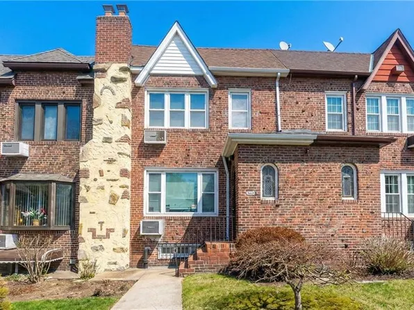 64-61 82nd Pl, Middle Village, NY 11379