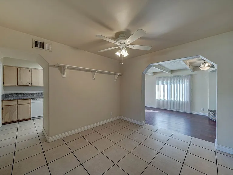 2133 W Morten Ave — Photo 6