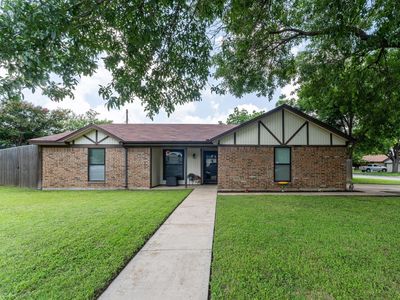 728 NW James Cir, Burleson, TX, 76028