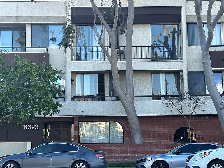 6323 Reseda Blvd #33 — Photo 14