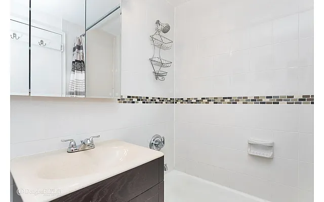 Sold by Douglas Elliman | media 14