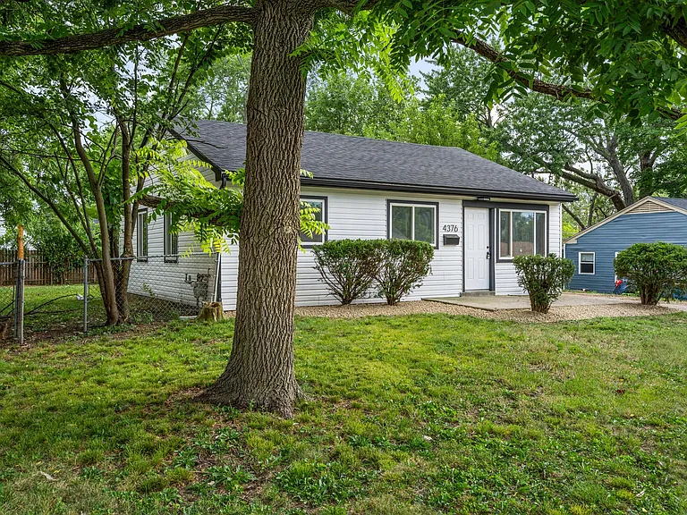 4376 Curundu Ave — Photo 2