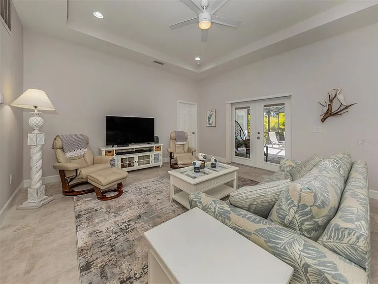 236 Holly Rd — Photo 10