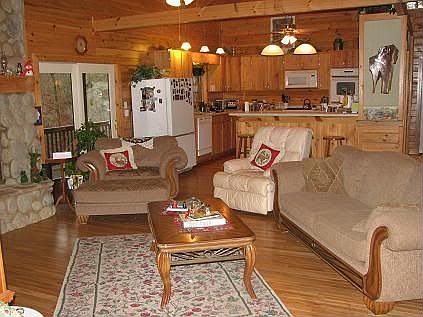 living/rm to kitchen