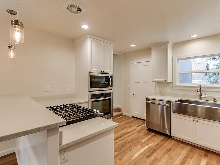 171 W 18th Ave — Photo 10