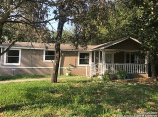 3839 Waterwood Pass Dr, Elmendorf, TX 78112
