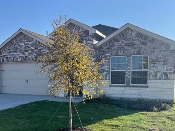 121 Labein Ave, Greenville, TX 75402