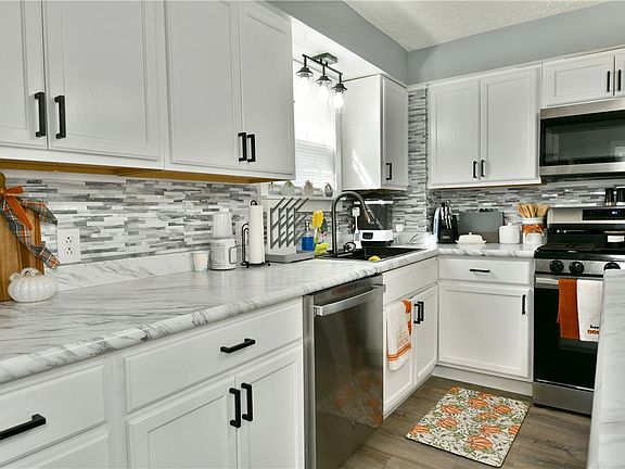 4th image of 23 Pierce Ave