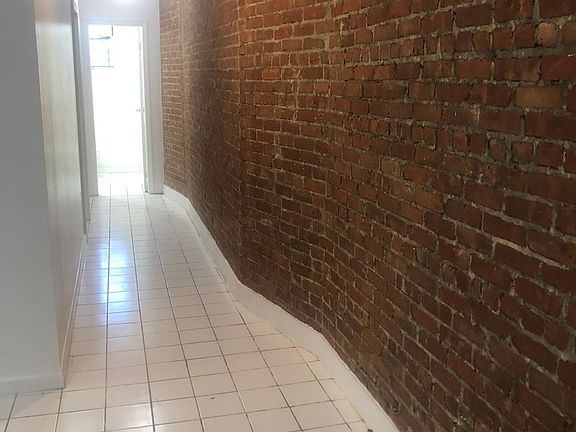3rd image of 2116 Daly Ave #M2