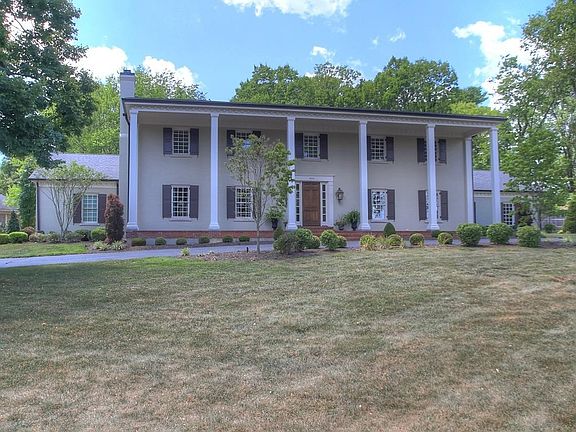 3rd image of 820 Brookhill Dr