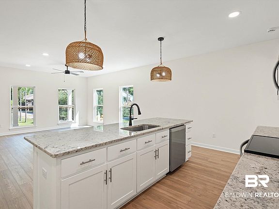 5th image of 1415 Oleander Ln