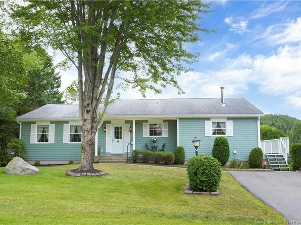 18 Garrison Dr, Rothesay, NB E2H 2V1