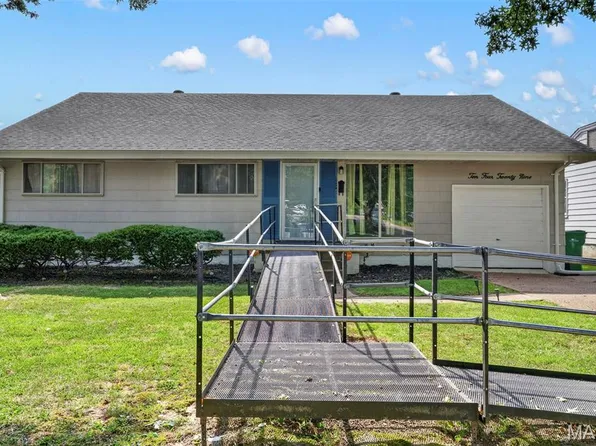 10429 Ewell Dr, Saint Louis, MO 63137