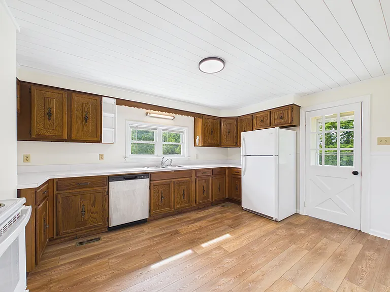 3954 Crabapple Rd — Photo 12
