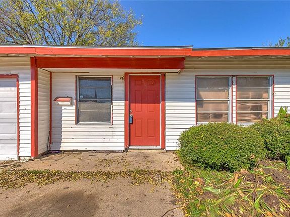 5th image of 905 E Lovers Ln