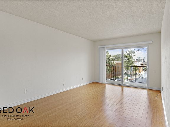 4th image of 1000 N Doheny Dr #204
