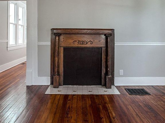 5th image of 1812 Shady Ln