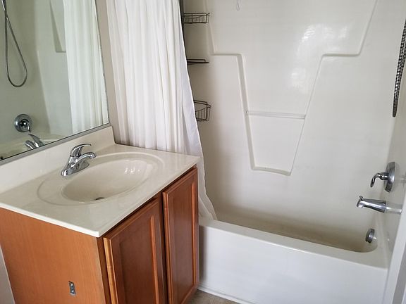 1st floor bathroom 