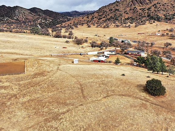 4th image of 14169 Caliente Creek Rd
