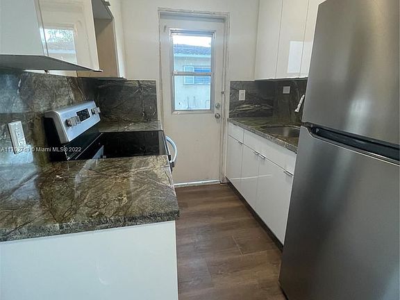 3rd image of 2844 SW 37th Ave #2846
