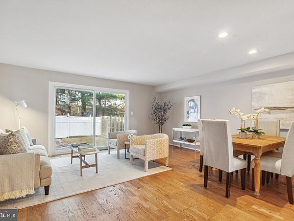 3rd image of 306 High Knob Ln