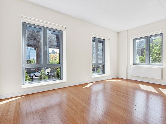 3rd image of 373 Wythe Ave APT 4G
