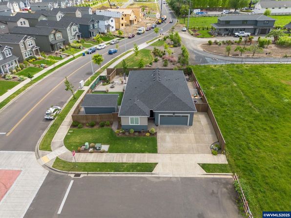 2802 Ben Brown Dr, Woodburn, OR 97071
