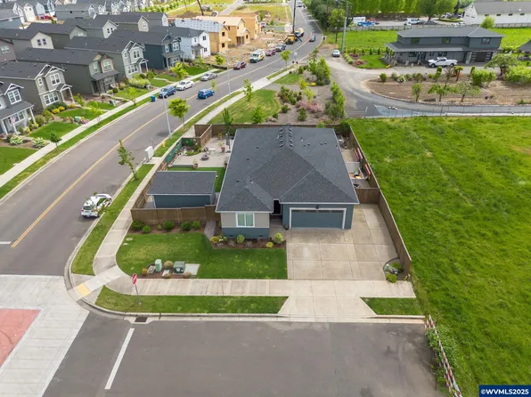 2802 Ben Brown Dr, Woodburn, OR 97071