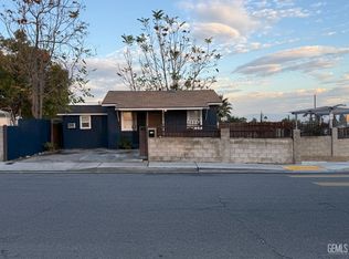 800 Shalimar Dr, Bakersfield, CA