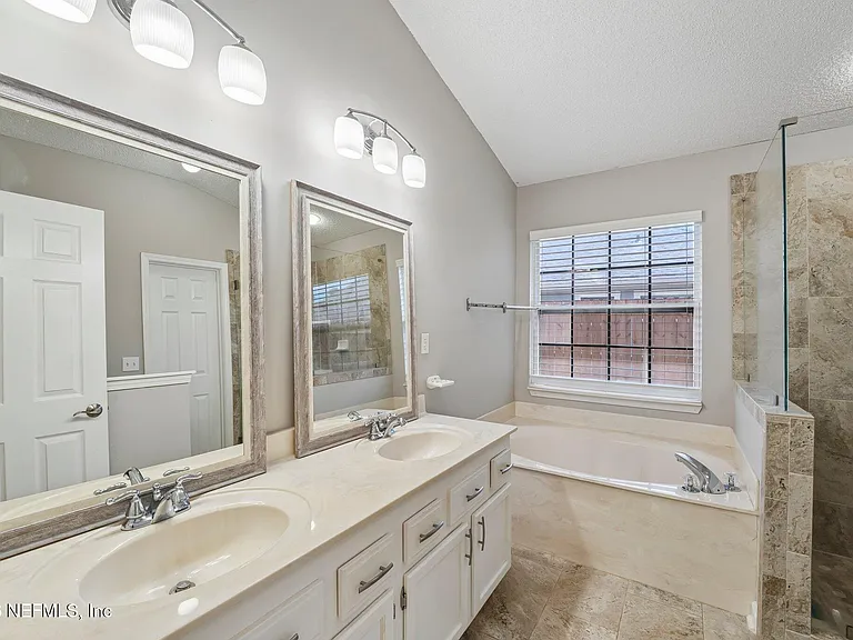 1219 Stern Way — Photo 25