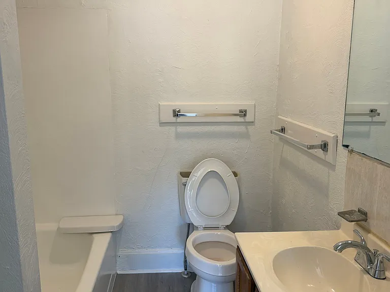 33 N Washington St #4 — Photo 2