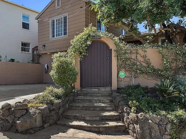 3668 Delmont Ave, Oakland, CA 94605