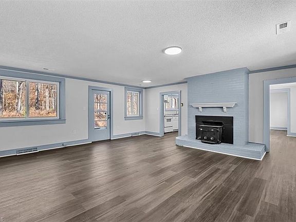5th image of 3913 Tarpon Rd