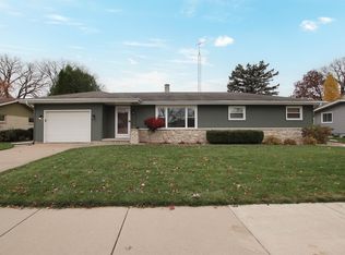 213 N Meadow St, Oshkosh, WI 54902