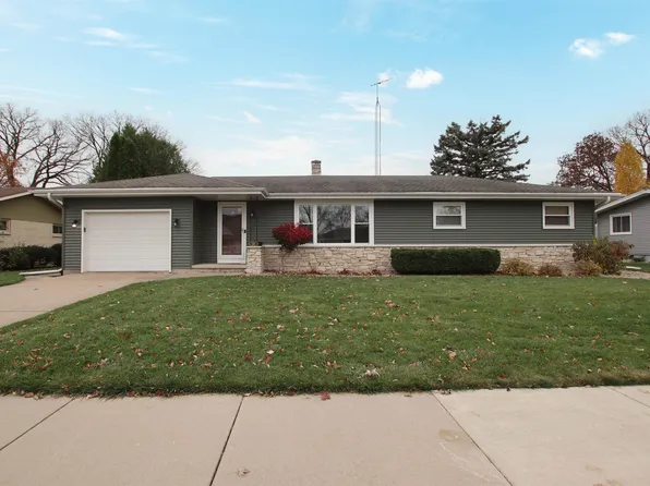 213 N Meadow St, Oshkosh, WI 54902