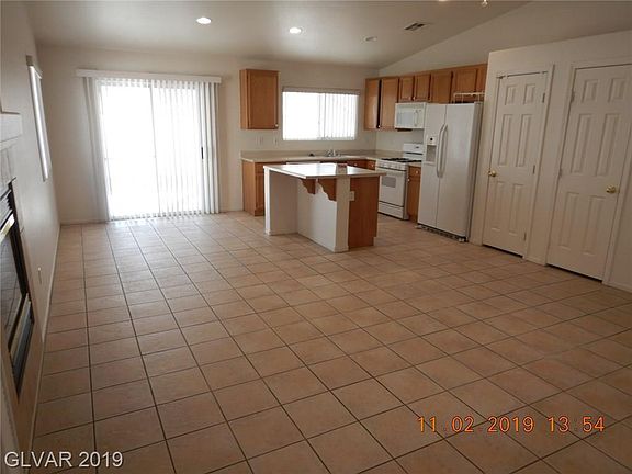 3rd image of 625 Lava Beds Way #0