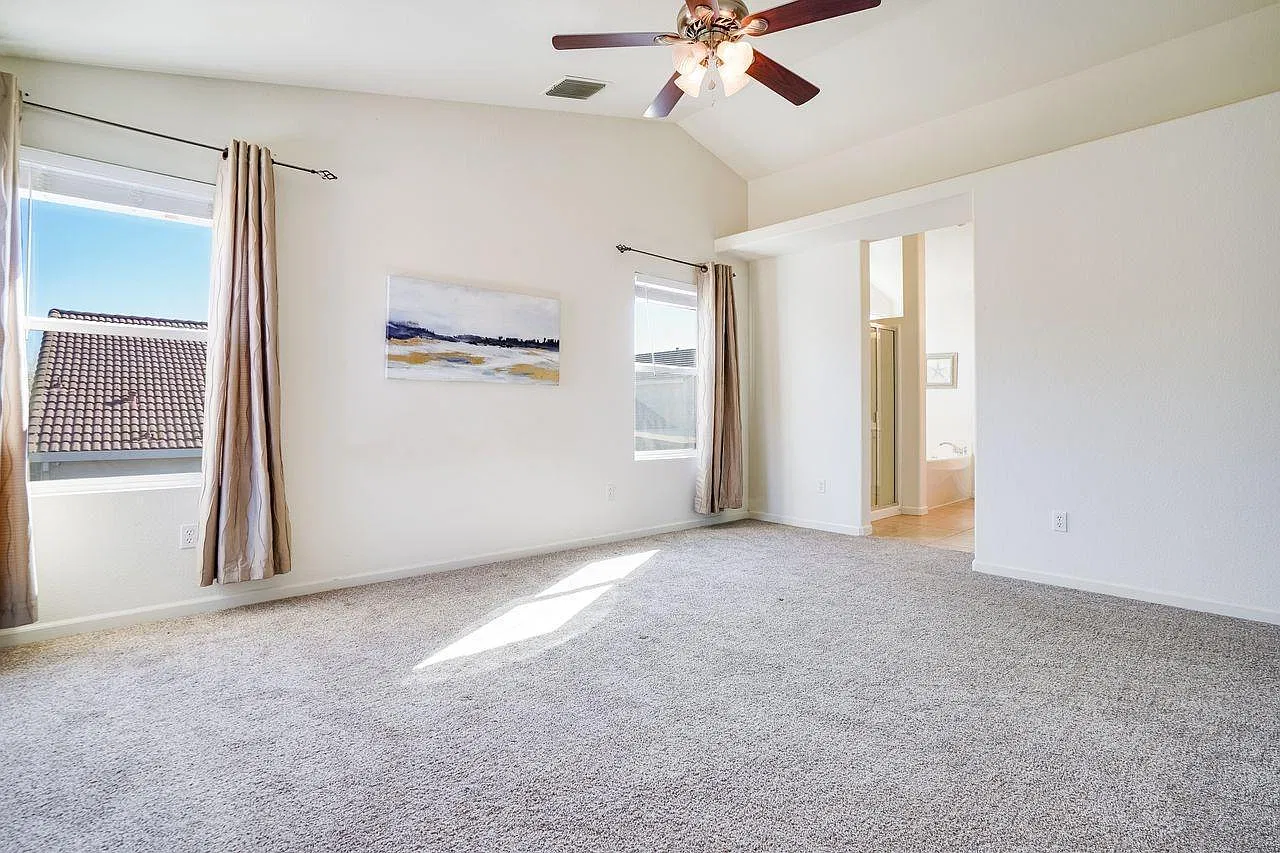 1 bed, 2548 sqft, $1,275 — Photo 1
