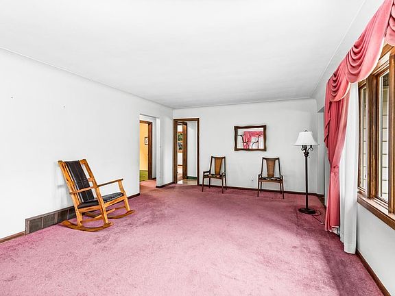 5th image of 3424 Chambersburg Ave