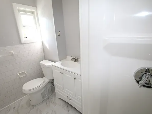 200 Princeton St APT 2, Boston, MA 02128