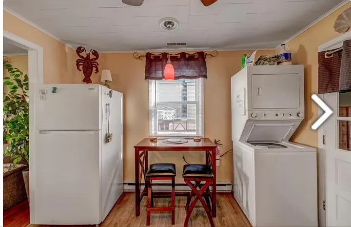 208 Grant St — Photo 4