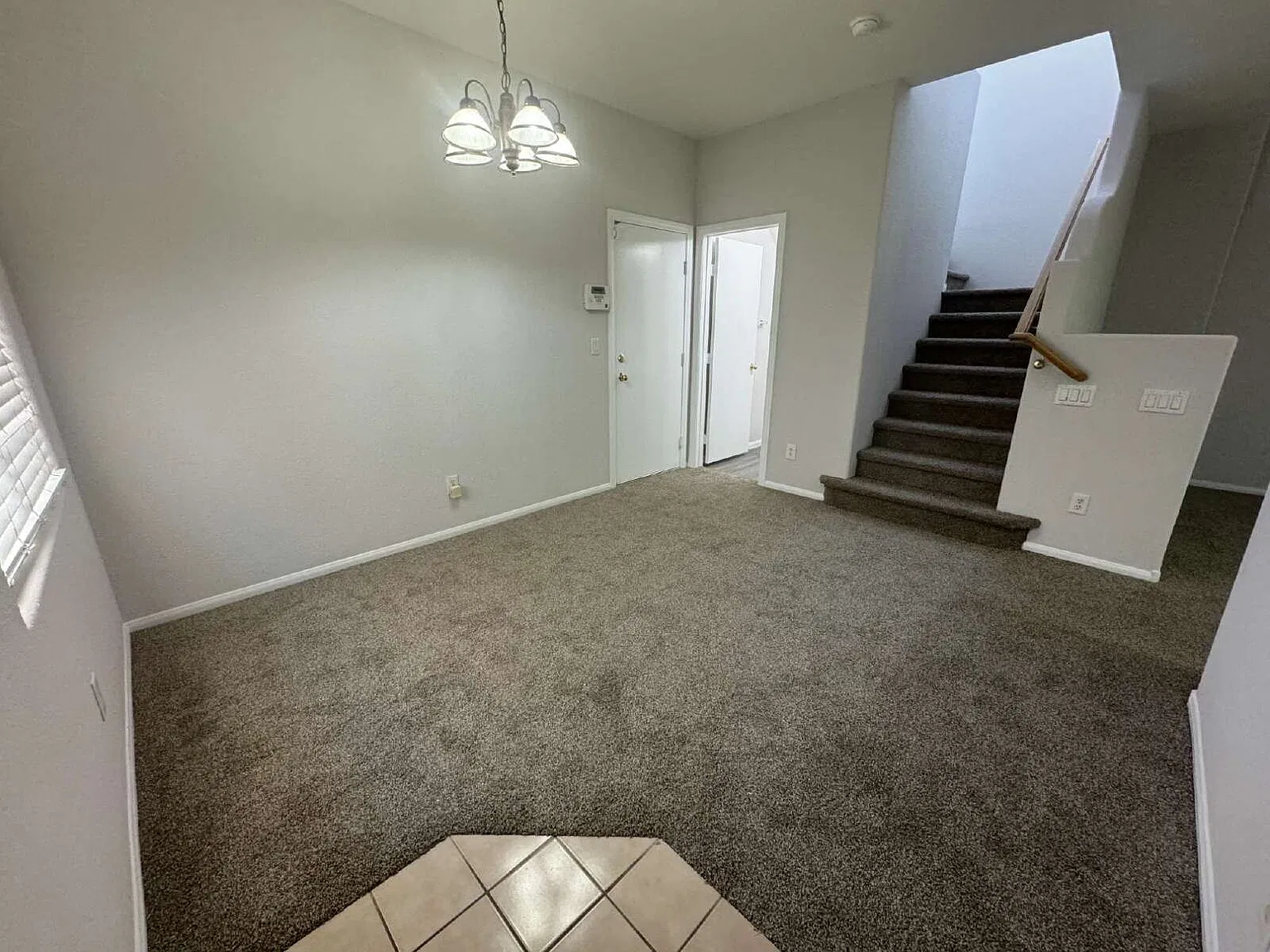 3 bed, 2.5 bath, 1577 sqft, $1,800 — Photo 2