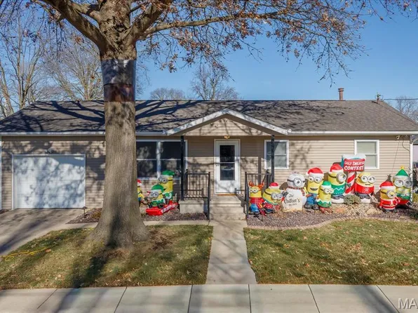 907 N 3rd St, Breese, IL 62230
